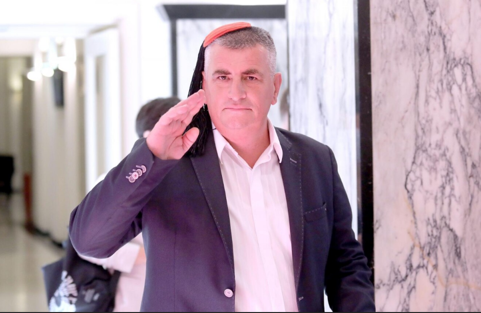OŠTAR KAO BRITVA: Vjerojatno u Sinju nije opasan Covid 19, nego je veći virus Miro Bulj! Preuzimam sve grijehe. I Plenkovićeve!