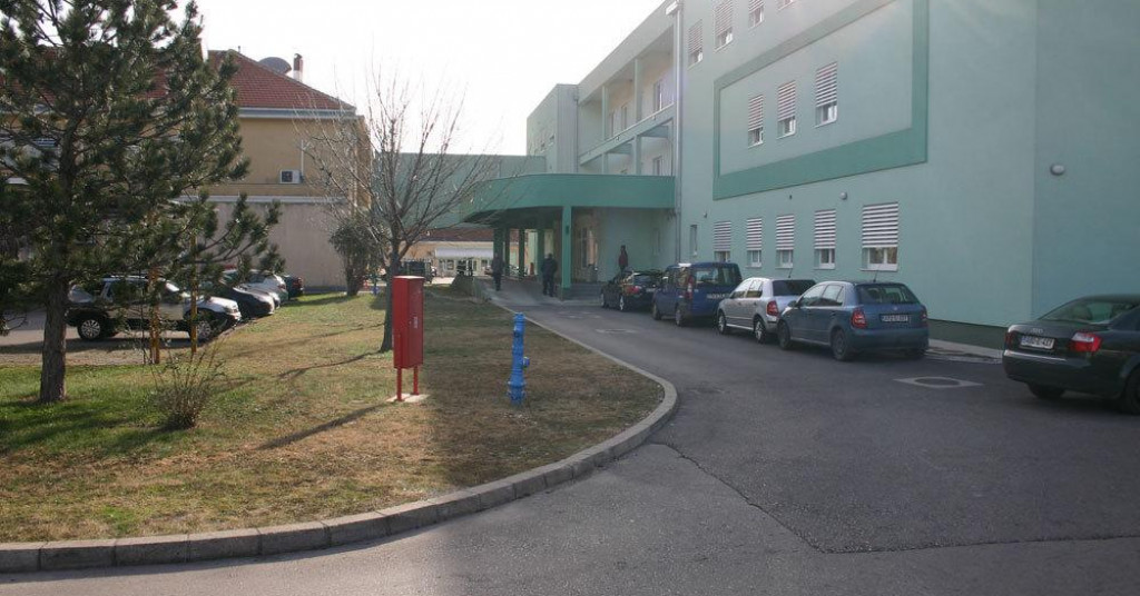Na kuću preminule djevojke pala je stijena, rodbina se okupila ispred bolnice u Mostaru, svi su u šoku
