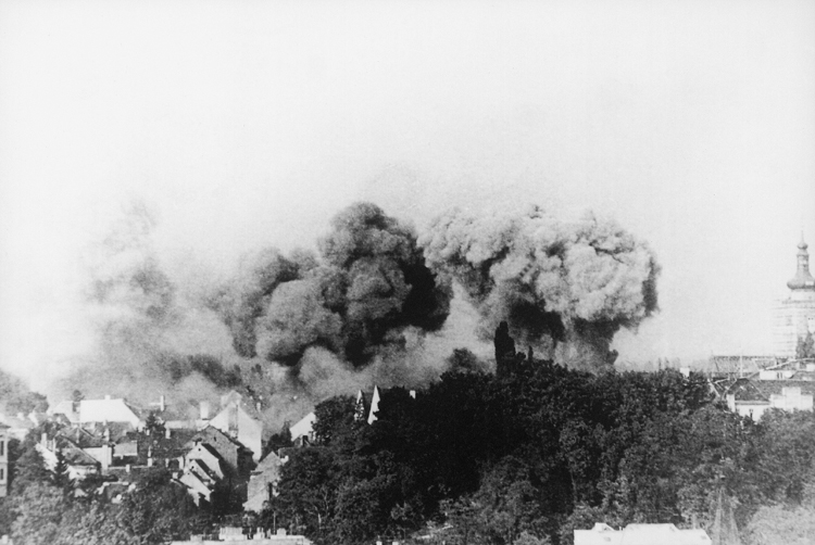 16. rujna 1991. – prvo bombardiranje Zagreba: šest navođenih raketa na sljemenski odašiljač