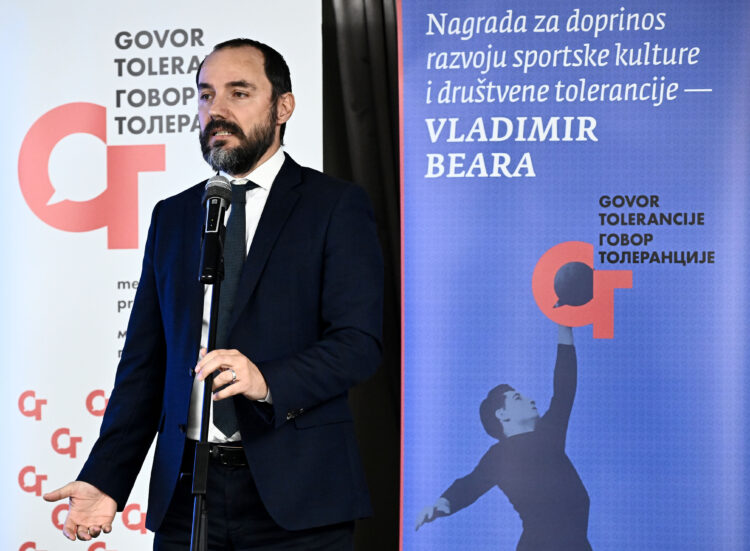 Srpsko narodno vijeće ima novog predsjednika: Pupovac odstupio nakon 28 godina