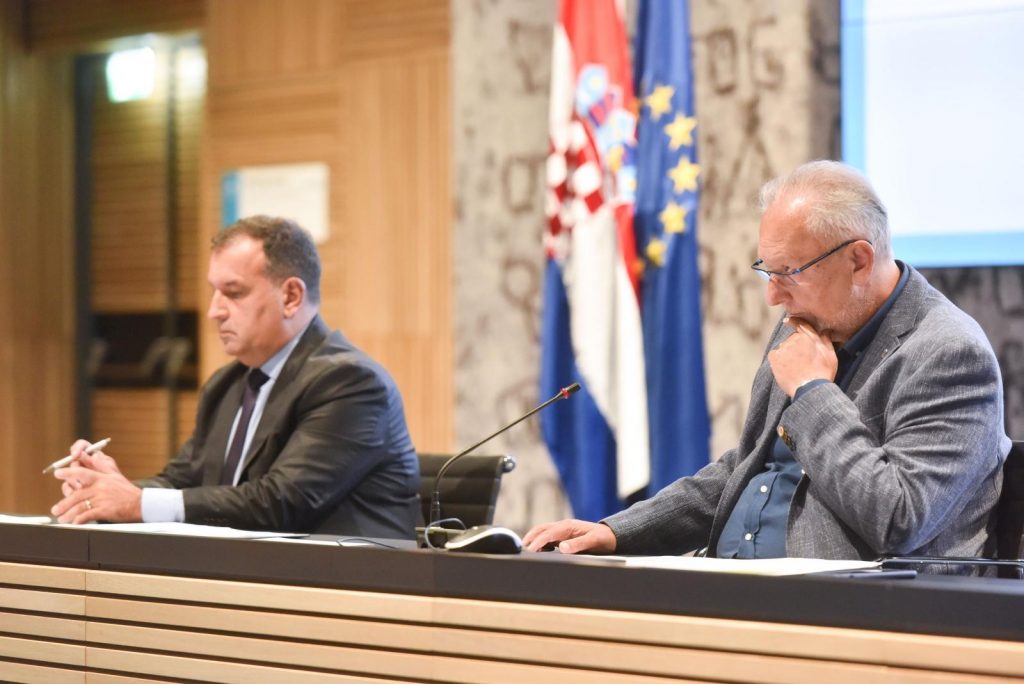 Broj zaraženih raste, Stožer sazvao press konferenciju