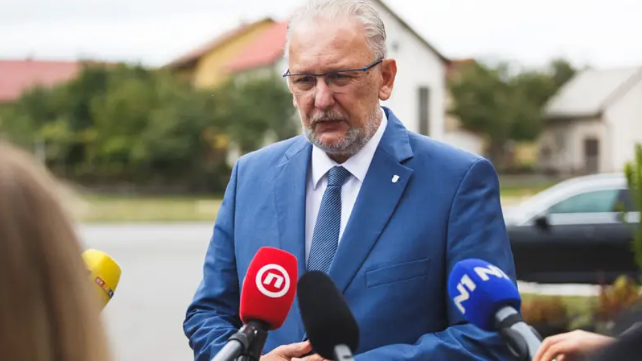 BOŽINOVIĆ: 'Ukidamo propusnice, ali virus je još uvijek tu, budite oprezni. Pomoć stiže i iz drugih zemalja'