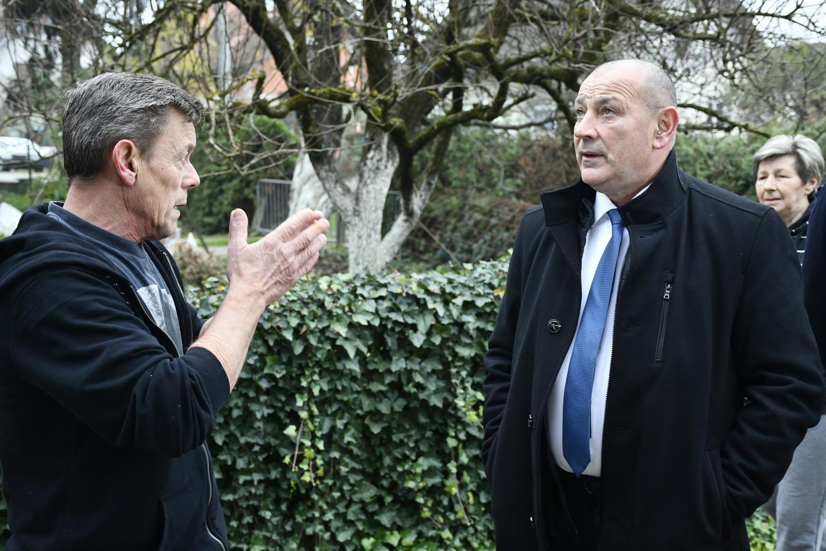 BRANITELJ ISTRESAO DUŠU PRED MEDVEDOM!   'Koliko sam te puta zvao, ti me usmjeriš na nekog drugog'