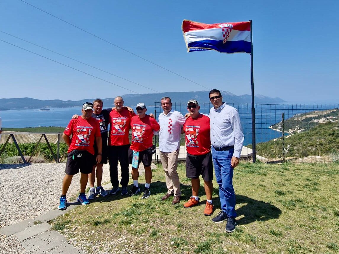 Varaždinski branitelji stigli nadomak Pelješkog mosta: 'Željeli smo odati počast svim poginulim hrvatskim braniteljima'