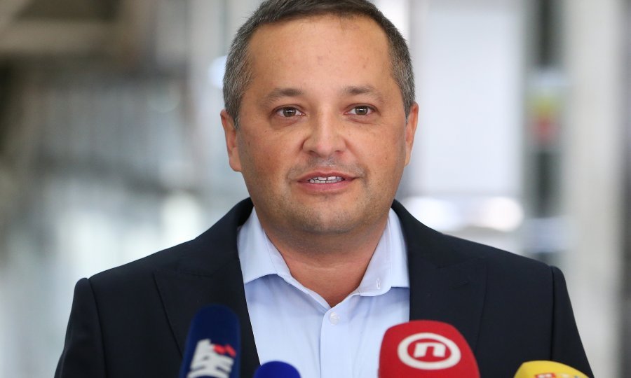 Epidemiolog Kolarić: Naš sustav praćenja je malo probušen i curi na sve strane. Imamo lokalno širenje epidemije