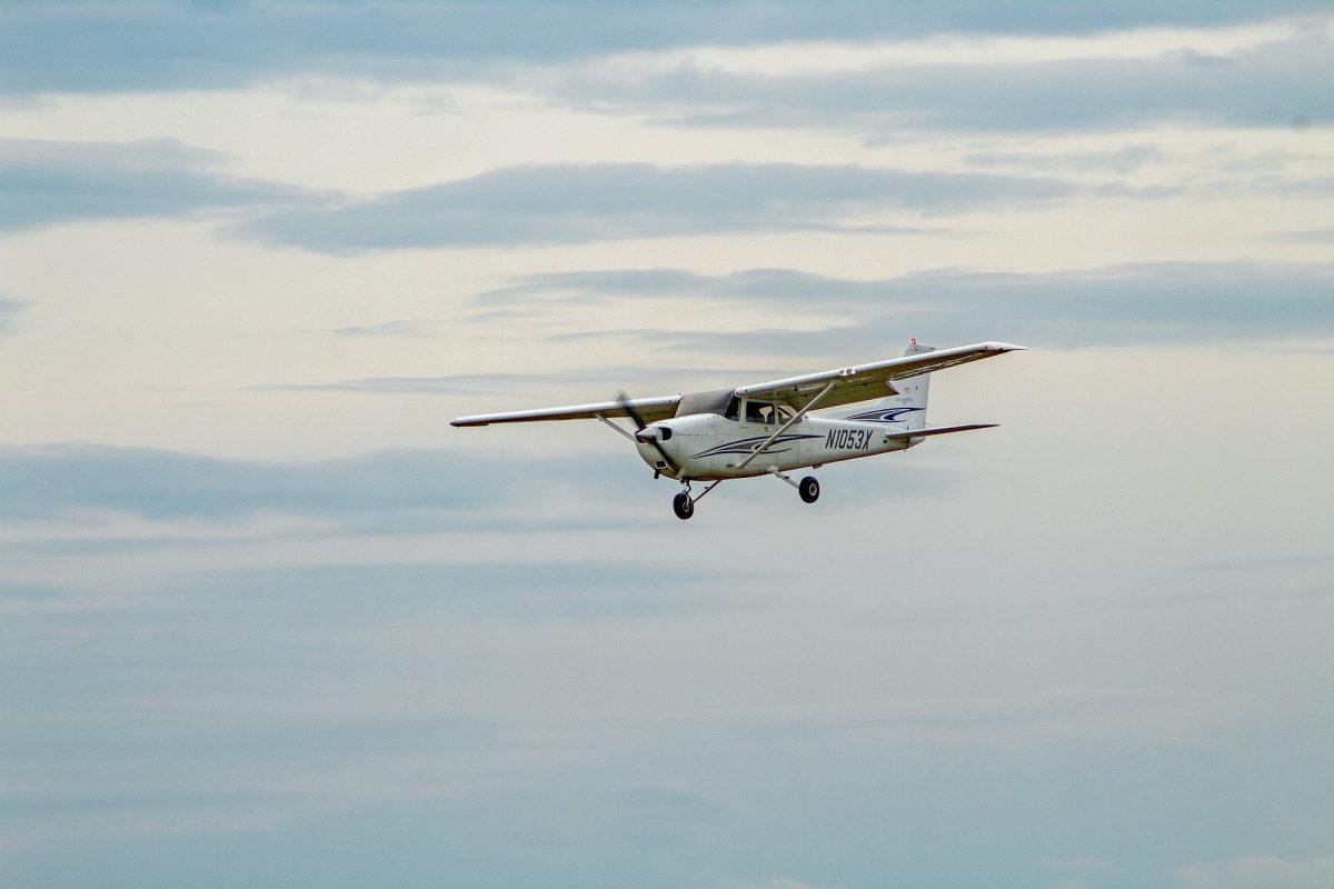 Nesreća u sinjskoj zračnoj luci: Ozlijeđeni pilot i kopilot pri slijetanju manjeg zrakoplova tipa Cessna