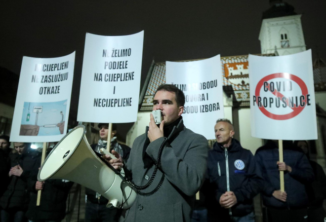 COVID POTVRDE ‘OKUPILE’ PROSVJEDNIKE NA MARKOVU TRGU! Pravi prosvjed najavljuju za vikend: ‘Krećemo iz dva pravca’