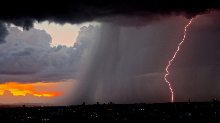 Upozorenje meteorologa: Stiže jaka promjena vremena, izdan je alarm za nalete vjetra i tuče!