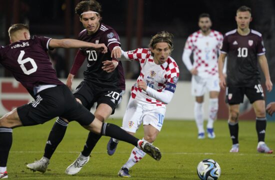 NJEMAČKA NA VIDIKU: Hrvatska na korak do Eura! Vatreni slavili u Rigi, Dalić uveo debitante, peh za Pašalića
