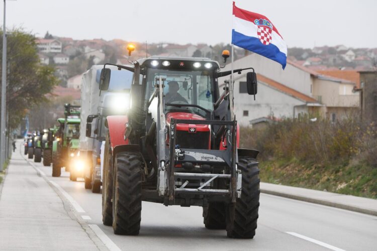 Hrvatski poljoprivrednici najavili prosvjed zbog stanja u poljoprivredi