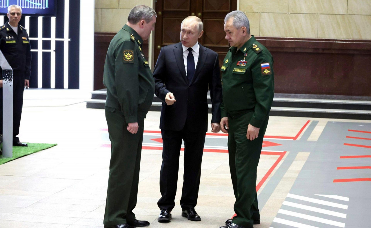 TAJNI DOKUMENT Procurilo 27 eksplozivnih stranica: Velika svađa u ruskom ratnom stožeru, intervenirao i Putin!