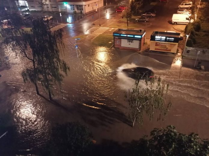 Stanovnici Zagreba u nemilosti prirode – ogromne štete prouzročene sinoćnjim nevremenom