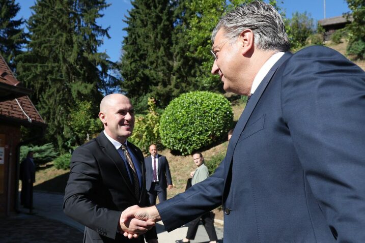 Puca li Dabro svojim prijetnjama u Saboru samo ćorke? HDZ: “Vjerujemo da je mudar”