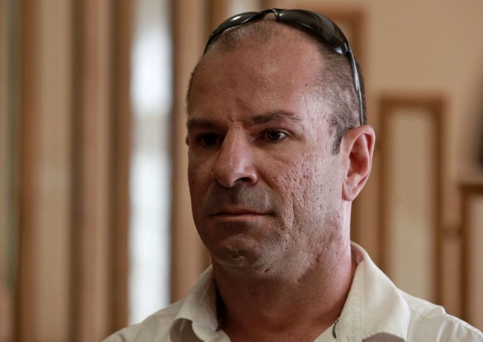 Odvjetnik Karačić priložio pravomoćno oslobađajuću sudsku presudu: ‘Grb HOS-a je dozvoljen zakonom i zato je problematično postupanje policije’