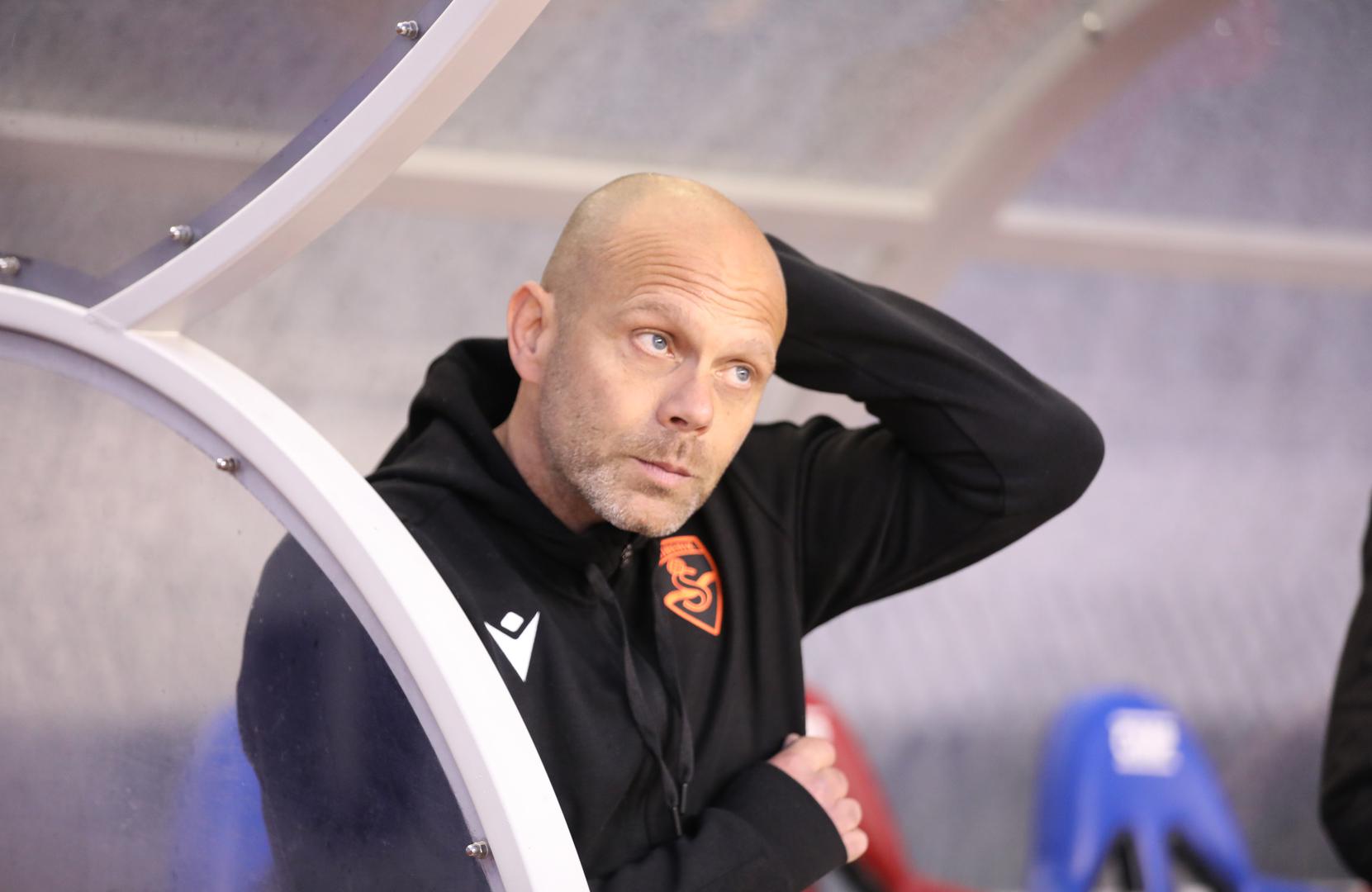 NEMA DOBRIH VIJESTI ZA HAJDUK:"‘Glava me boli od briga kako sastaviti momčad, posebice obranu‘