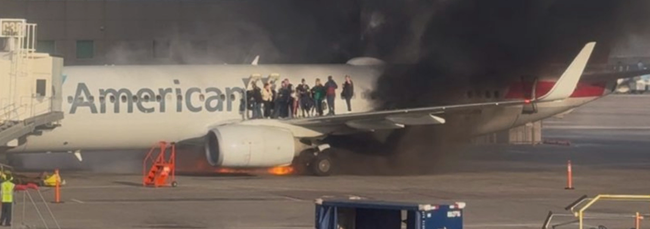Prisilno slijetanje u Denveru: Zrakoplov American Airlinesa zahvatio požar nakon problema s motorom