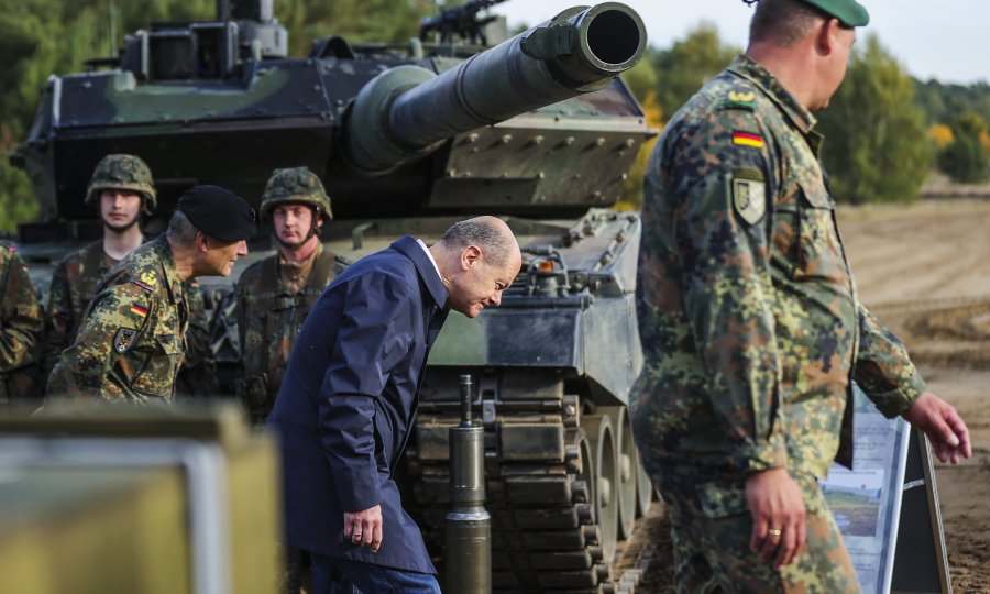 Zelenski još nije uvjeren da je Njemačka pristala isporučiti Leoparde: 'Ne treba nam pet ili petnaest tenkova...'