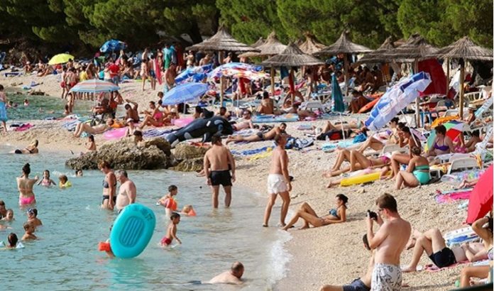 KATASTROFA NA POMOLU, zbog povratka korone TURISTI MASOVNO OTKAZUJU REZERVACIJE!
