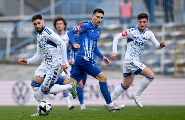 VIDEO: Bišćan debitirao pobjedom, Dinamo opet pobjegao Hajduku. Lokomotivi u nadoknadi poništen gol