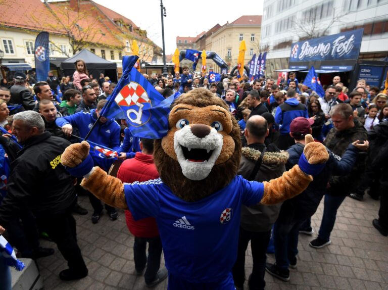 Dinamo je u subotu na Europskom trgu počeo slavlje svog 111. rođendana