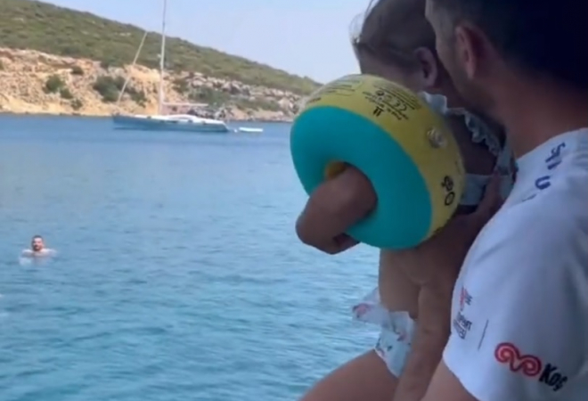 Bacio malu kćer s broda u more. Uslijedio je horor: ‘Digla mi se kosa na glavi’