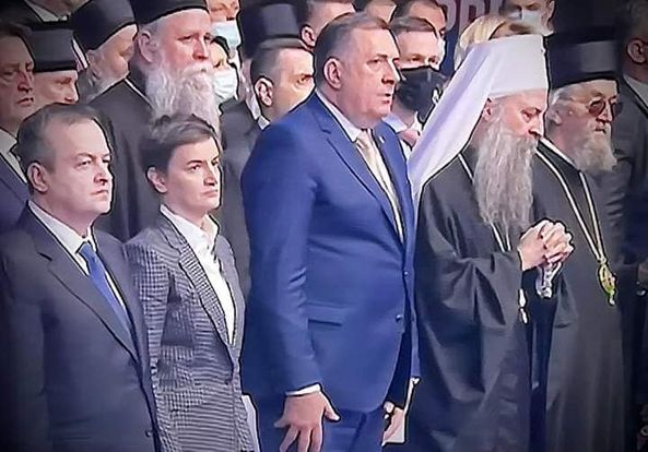 KRAJNJE JE VRIJEME DA  SE MILORADU PUPOVCU POLITIČKI RAD I JAVNO DJELOVANJE U NAŠOJ ZEMLJI ZABRANI !!!