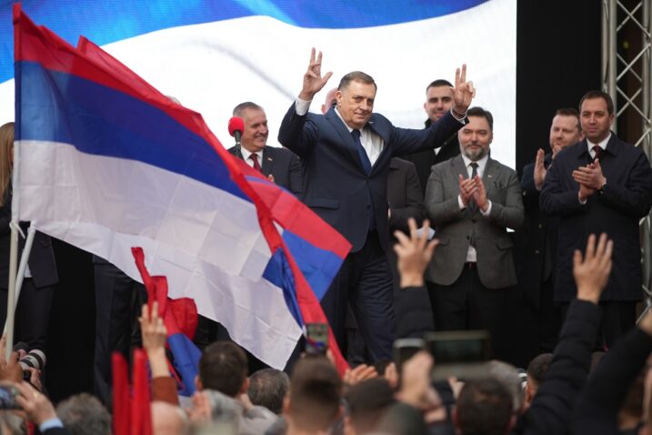 Dodik proglašen krivim. Osuđen na godinu dana zatvora i šest godina zabrane političkog djelovanja