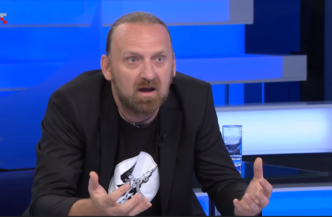 (VIDEO) BRUTALNO VRIJEĐANJE U OTVORENOM: Čovjek koji je spasio Trnje potpuno izgubio živce i vrijeđao sugovornike!