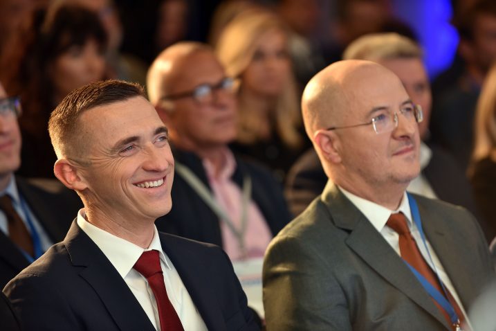 NEZADOVOLJSTVO RASTE  Glasači Domovinskog pokreta negoduju na društvenim mrežama: “Samo pregovaranje s HDZ-om je izdaja”