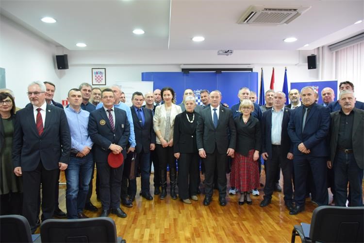 Udrugama iz Domovinskog rata uručeni ugovori za projekte financirane sredstvima iz Europskog socijalnog fonda