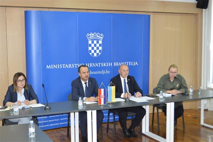 Ministar Medved s ukrajinskom ministricom Laputinom