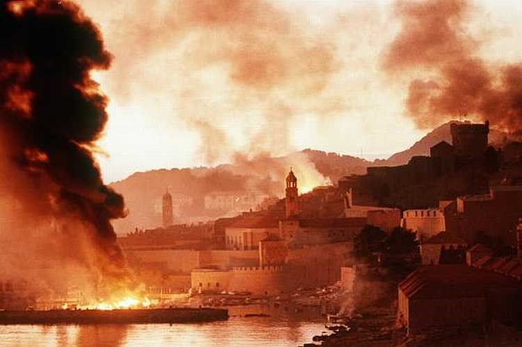 NA BLAGDAN SVETOG NIKOLE 1991. GODINE DUBROVNIK JE DOŽIVIO NAJŽEŠĆE, BARBARSKE NAPADE AGRESORA