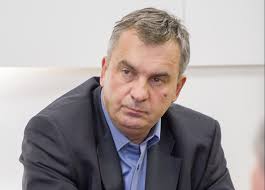 Kako je korona postala gola politika? Sve su opcije u igri i sve su karte na stolu!