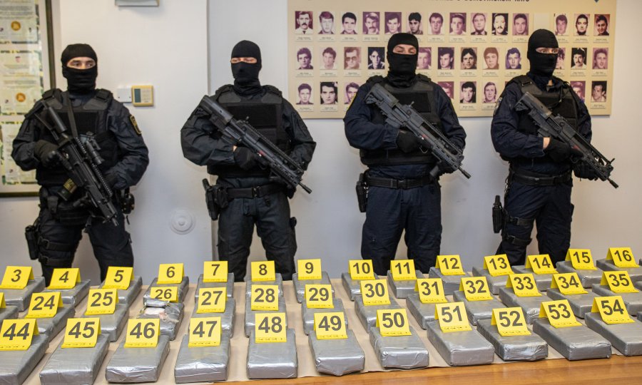 Dubrovačka policija zaplijenila nekoliko stotina kilograma kokaina