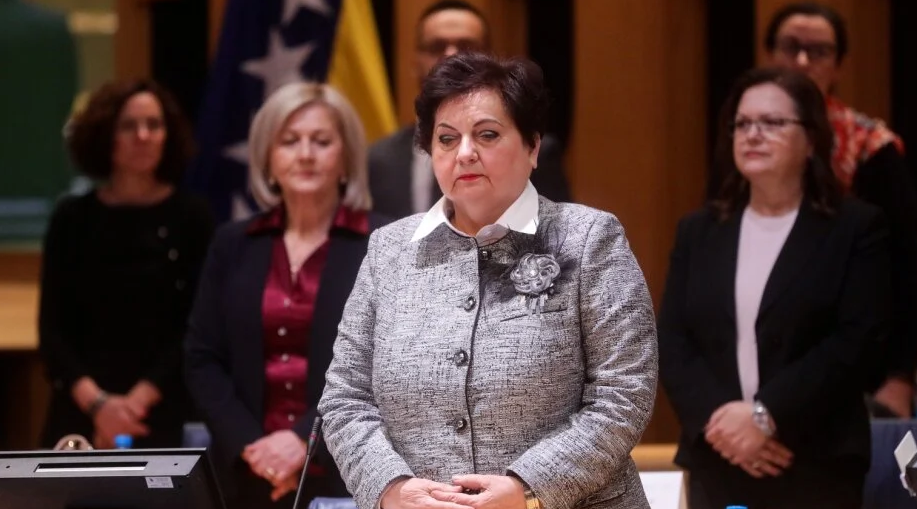MIJEŠANJE I U VJERSKA PITANJA Dodikovoj zastupnici smeta Stepinčeva fotografija na katoličkom kalendaru, prozvala ga 'osuđenim ratnim zločincem'