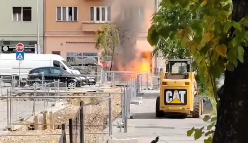 FOTO/VIDEO Velika eksplozija u centru Karlovca: Izbio požar, jedna je osoba ozlijeđena