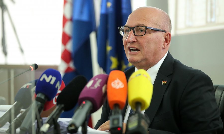 Šeparović objasnio: Covid potvrde su ustavne jer cijepljenje nije obavezno