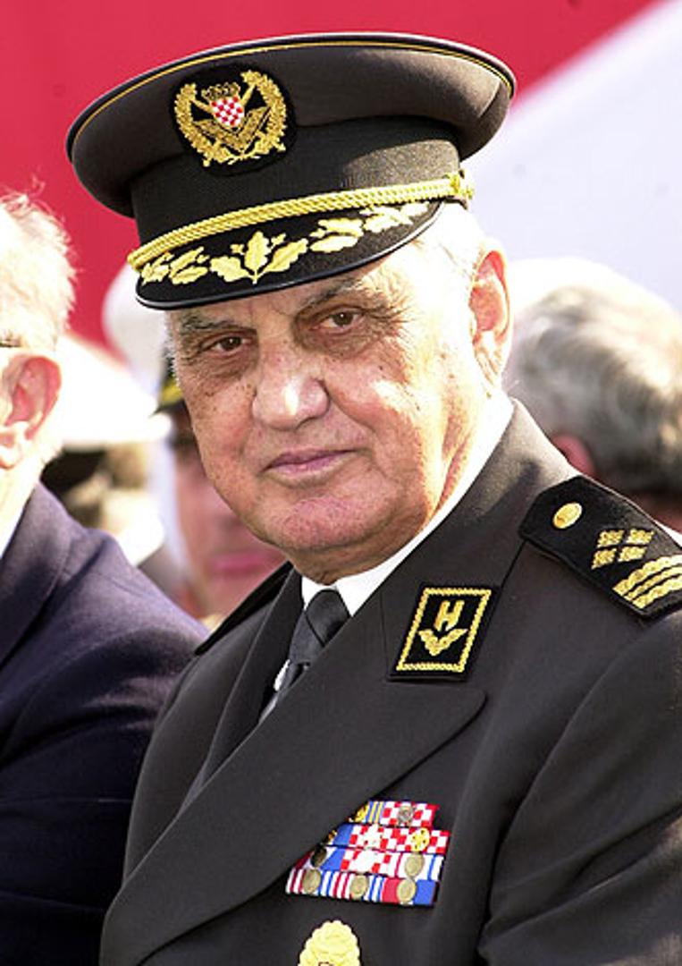 17. veljače 2001. – preminuo Zvonimir Červenko
