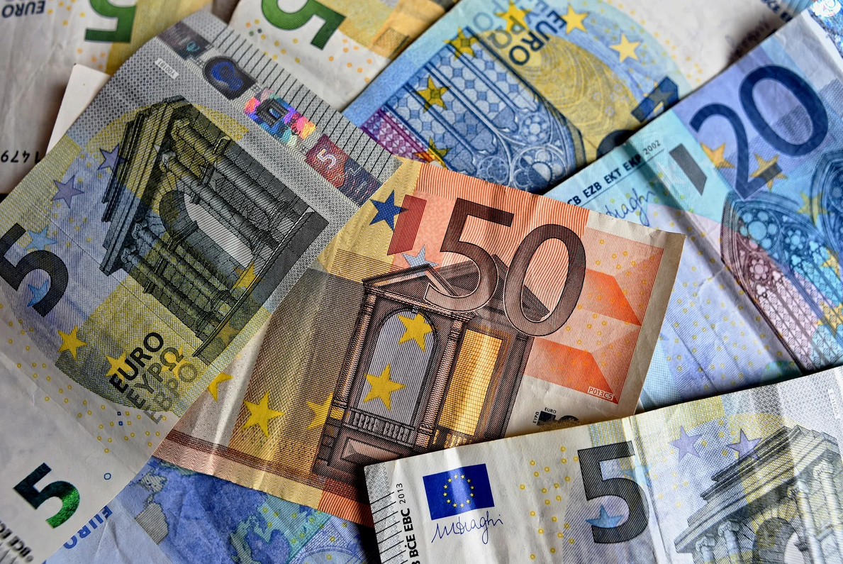 POJAVILI SE LAŽNI EURI: HNB savjetuje kako u četiri koraka prepoznati lažne novčanice