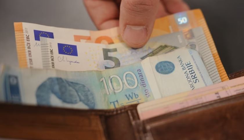 Kosovo od danas ukida dinar
