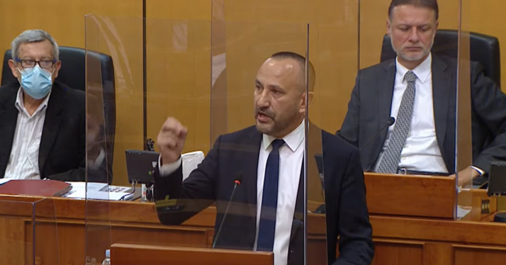 ZEKANOVIĆ: “Zagreb je kao Mariupolj, ljudi stradavaju u požarima, izbijaju gejziri…”