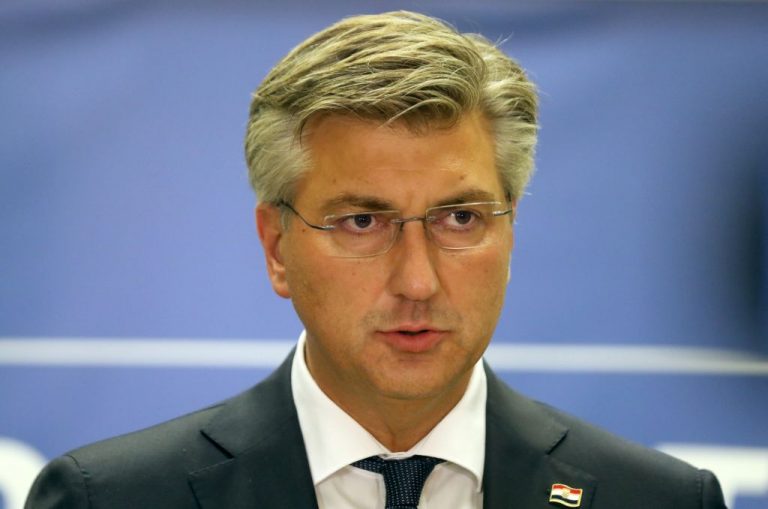 PLENKOVIĆ ODGOVORIO BULJU: ‘A neki dan nas je nahvalio…’. Poslao poruku Srbiji: ‘Primitivni ispadi, dajte sazrijte!’