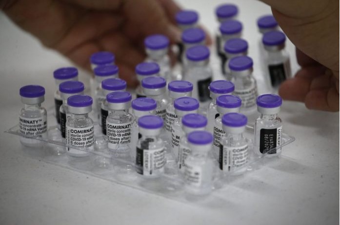 BioNTech će ove godine uprihoditi više od 15, a Pfizer više od 33 milijarde dolara