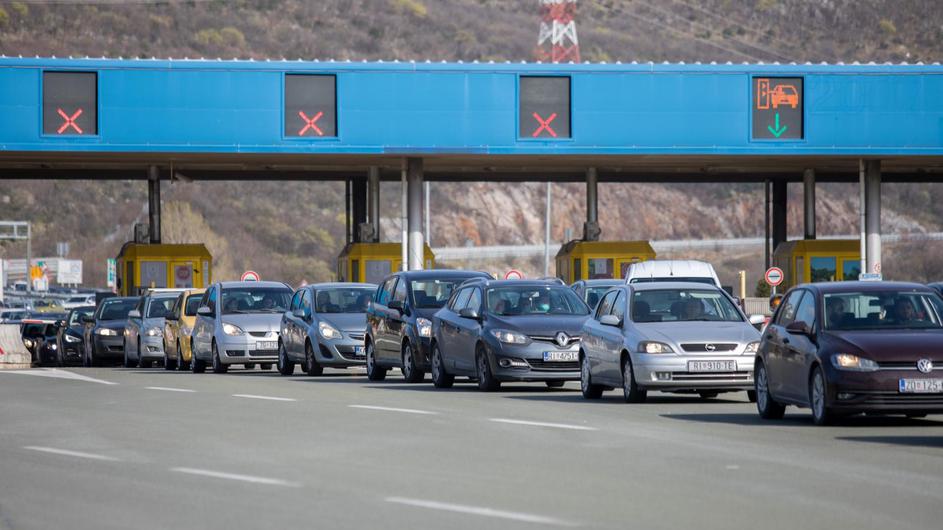 Gradovi se samo iznimno smiju napustiti, tu skinite propusnicu