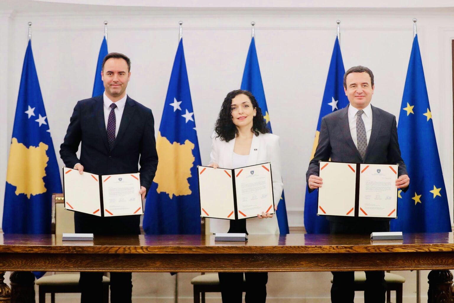 Kosovski čelnici potpisali zahtjev za članstvo u EU