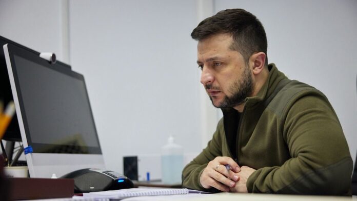 Zelenski raspustio sud u Kijevu: Ukrajina se može boriti protiv Rusije i korupcije u isto vrijeme