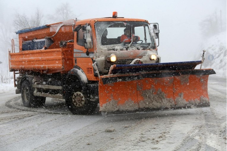 A1 otvorena za osobna vozila i autobuse, za kamione nema prohodne ceste