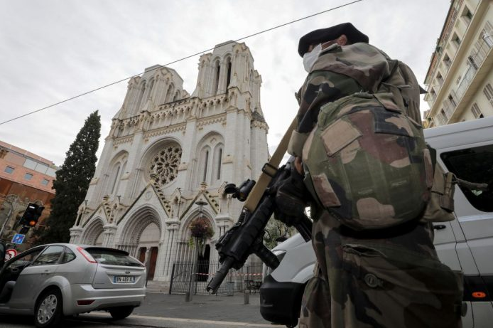 Francuska: Načelnik glavnog stožera poručio potpisnicima otvorenog pisma da napuste vojsku