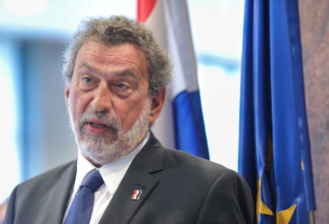 FUCHS: ‘Nema sankcija, ali necijepljeni i netestirani neće moći na radno mjesto. Za neopravdan nedolazak na posao su predviđene sankcije!