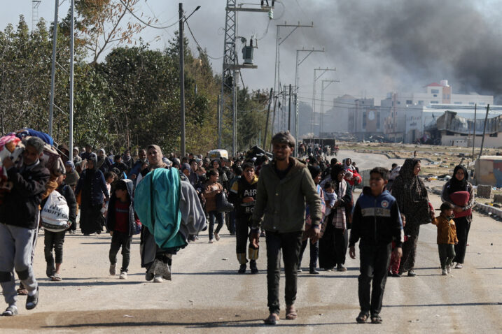 Novi krvavi napad Izraelaca na Gazu. Deseci Palestinaca poginuli dok su čekali u redu za hranu